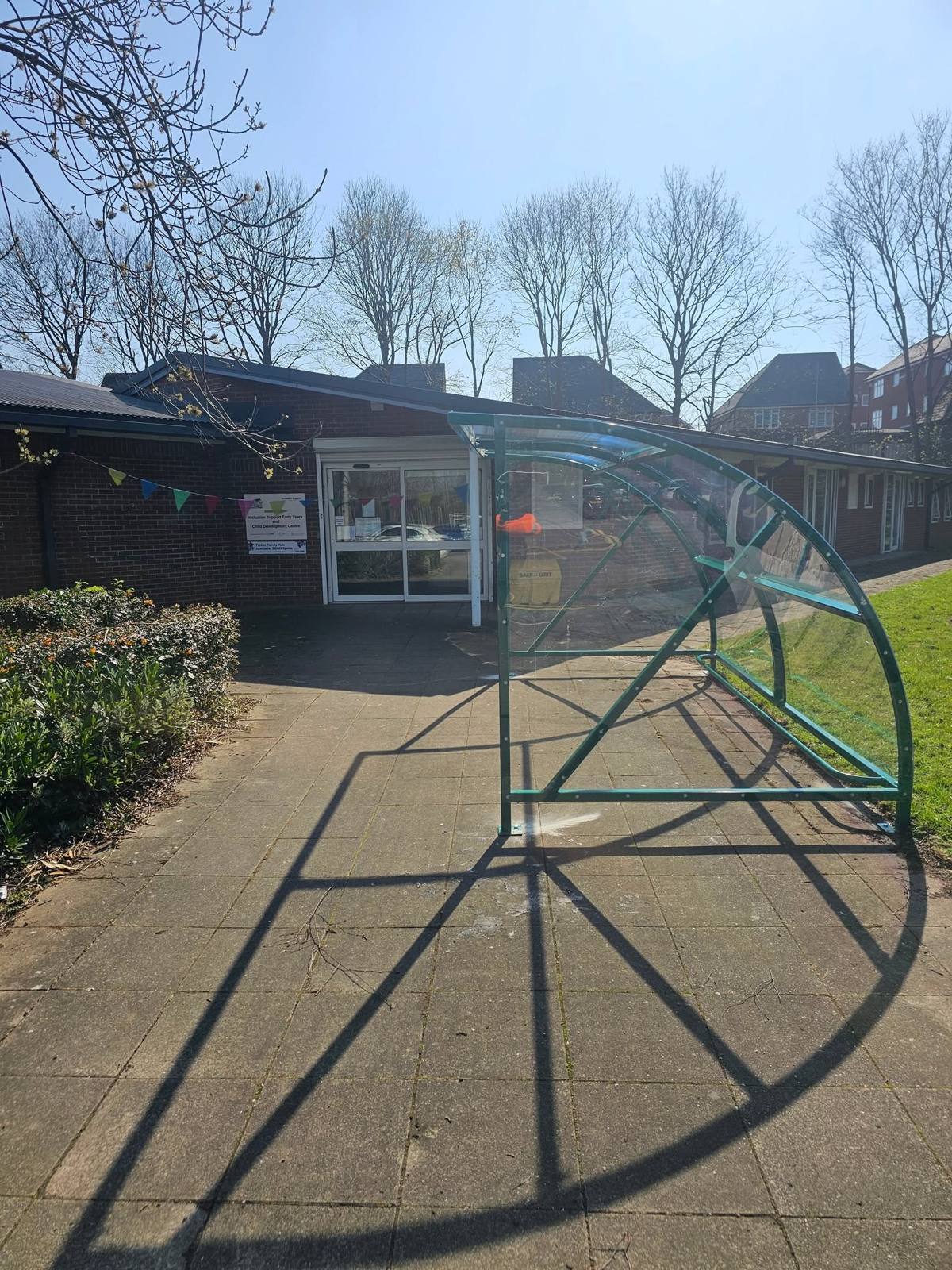 Green curved canopy, Rowley & Tipton Family Hubs