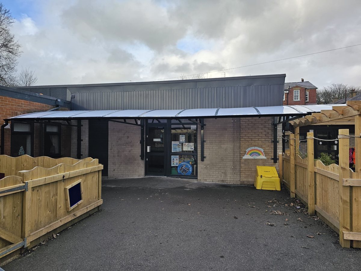 Mono-pitch canopy at a school