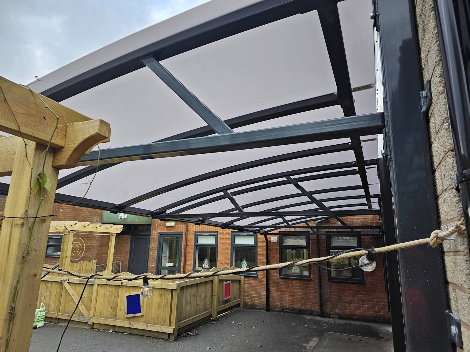 Cantilever nursery canopy, St Luke’s CE Primary School